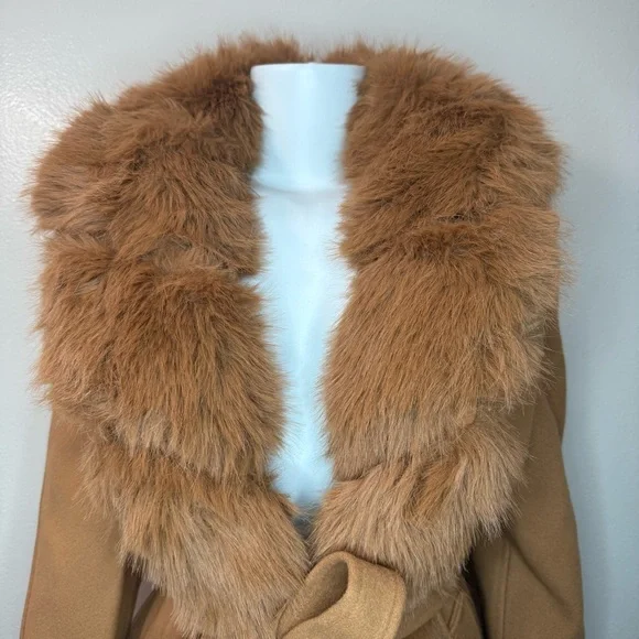 Khaki removable faux fur belted wrap pea coat - Picture 4 of 14